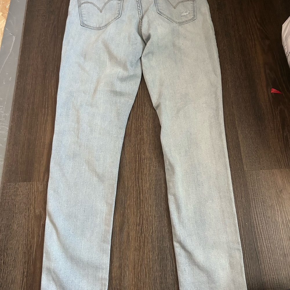 Levi's High Rise Skinny Distressed - Picture 3 of 3